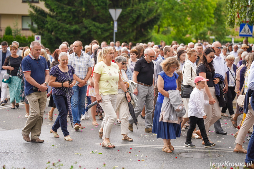 Procesja Bożego Ciała - Parafia Ducha Świętego w Krośnie