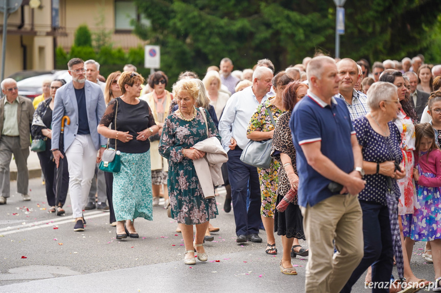 Procesja Bożego Ciała - Parafia Ducha Świętego w Krośnie