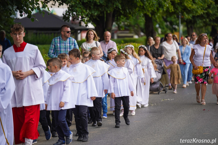 Procesja Bożego Ciała - Parafia Ducha Świętego w Krośnie