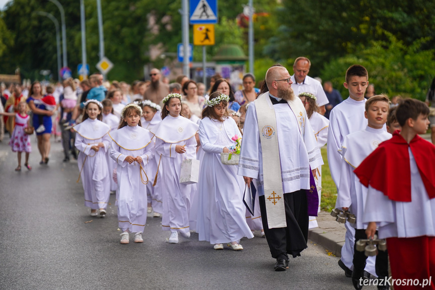 Procesja Bożego Ciała - Parafia Ducha Świętego w Krośnie