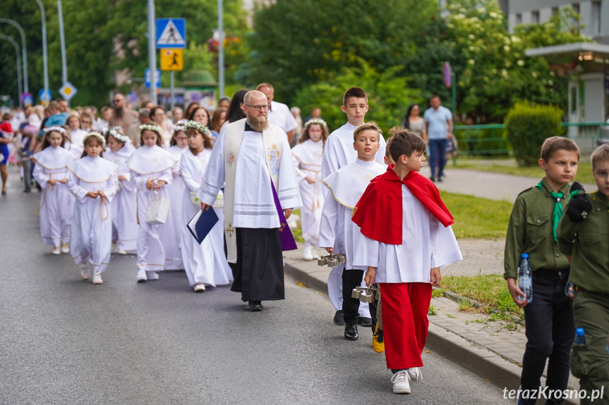 Procesja Bożego Ciała - Parafia Ducha Świętego w Krośnie