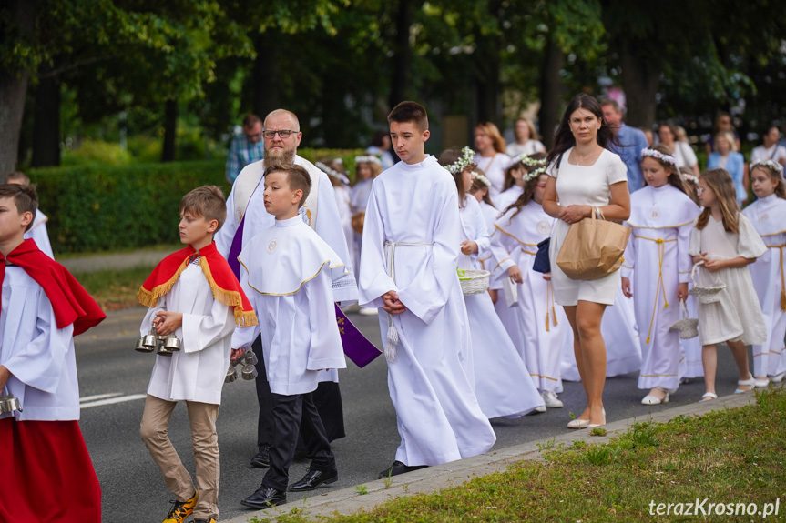 Procesja Bożego Ciała - Parafia Ducha Świętego w Krośnie