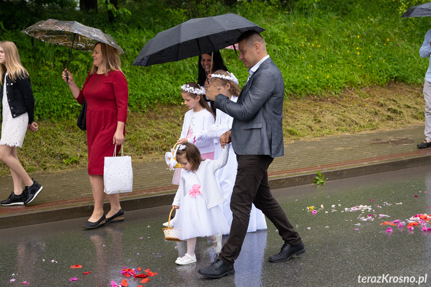 Procesja Bożego Ciała w parafii Zręcin