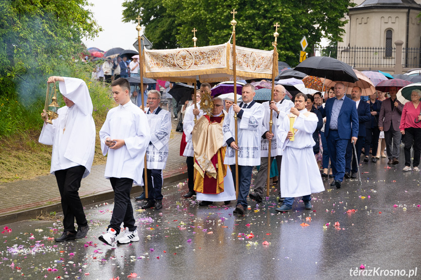 Procesja Bożego Ciała w parafii Zręcin