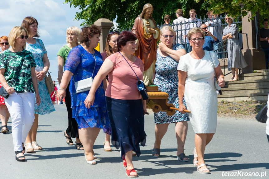 Procesja Bożego Ciała w parafii Zręcin