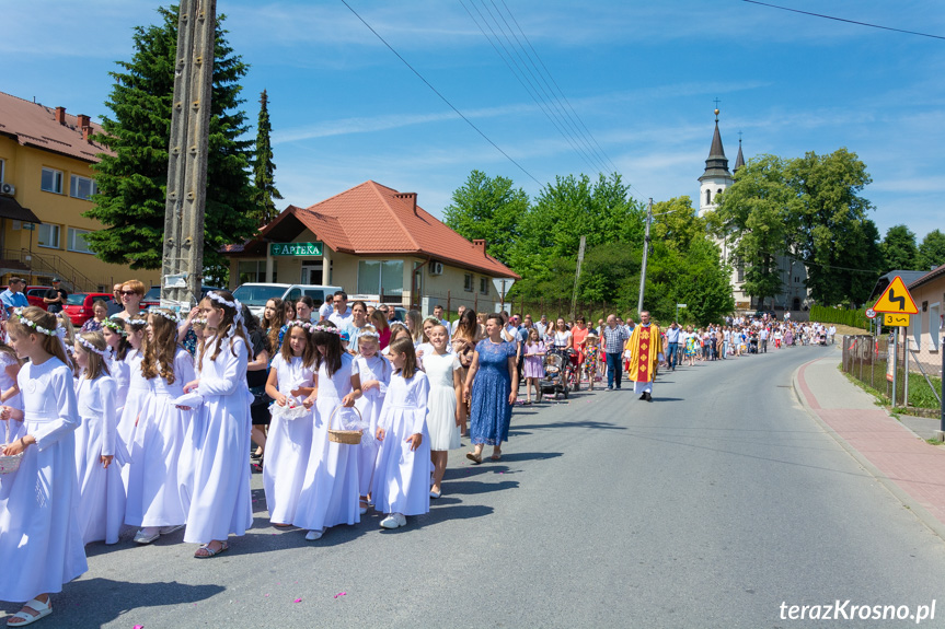 Procesja Bożego Ciała w parafii Zręcin