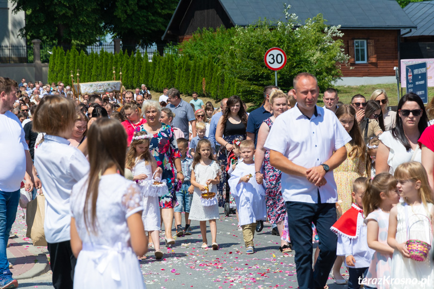 Procesja Bożego Ciała w parafii Zręcin