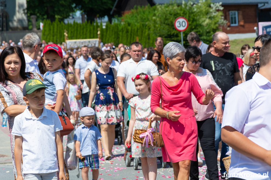 Procesja Bożego Ciała w parafii Zręcin