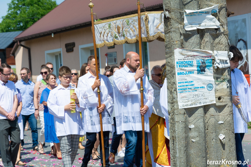 Procesja Bożego Ciała w parafii Zręcin