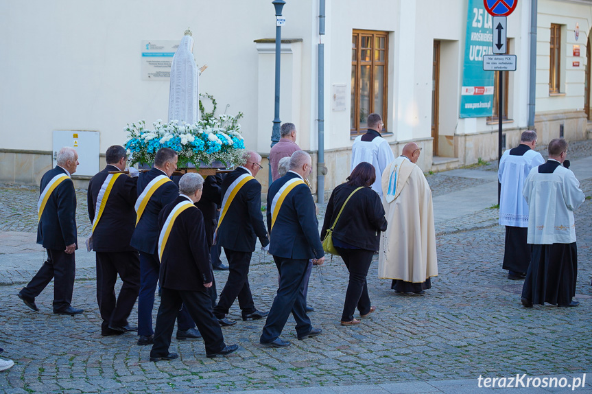 Procesja ulicami Rynku