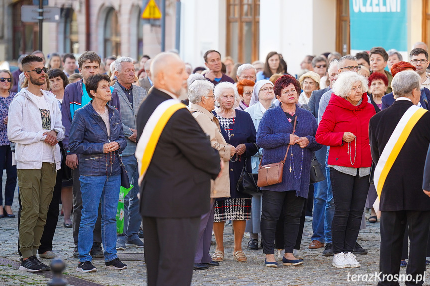 Procesja ulicami Rynku