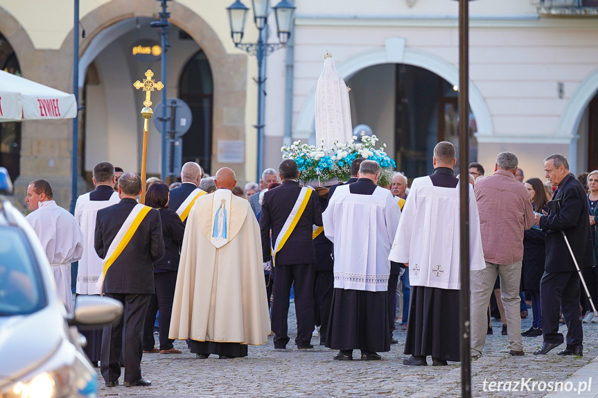 Procesja ulicami Rynku