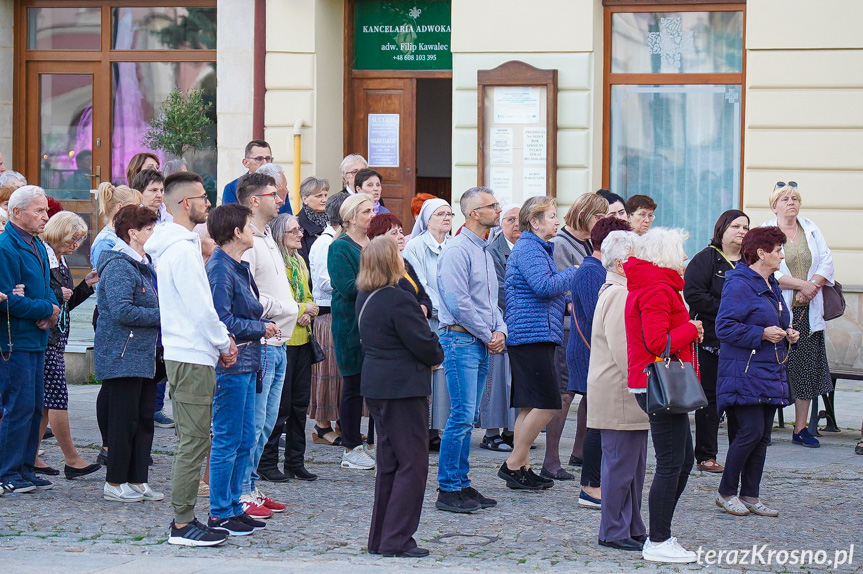 Procesja ulicami Rynku