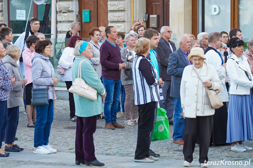 Procesja ulicami Rynku