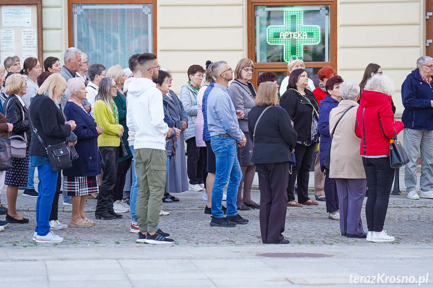 Procesja ulicami Rynku