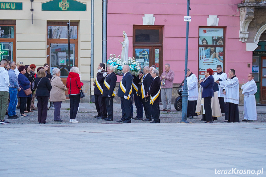 Procesja ulicami Rynku