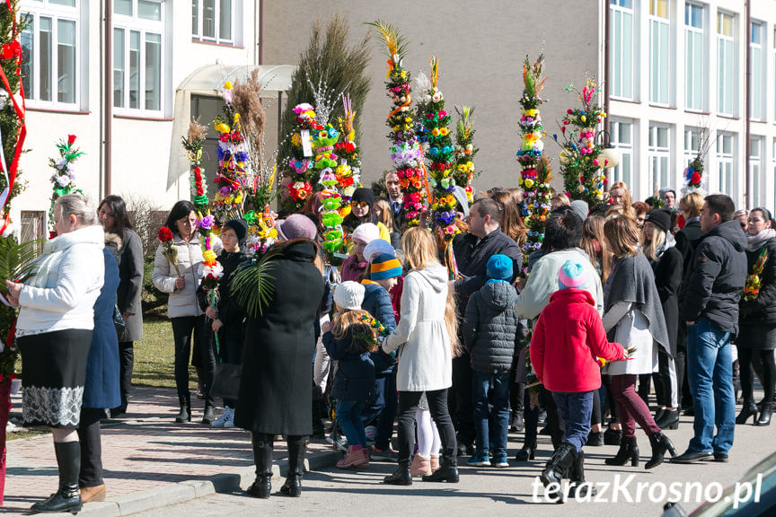 Procesja z palmami w Zręcinie