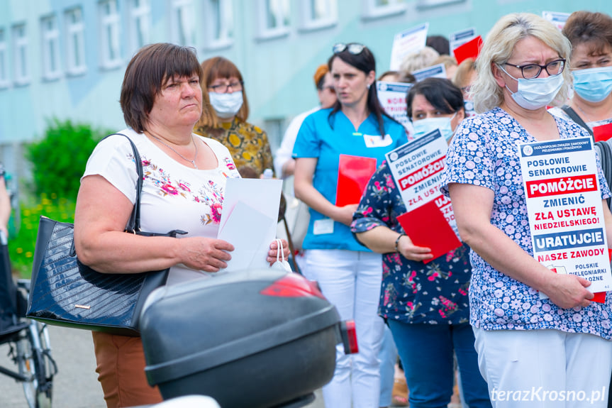 Protest pielęgniarek w Krośnie