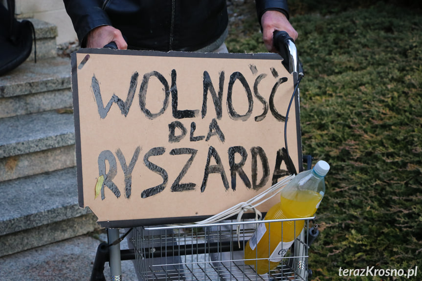 Protest pod sądem w Krośnie