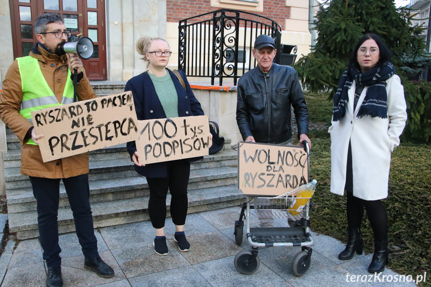 Protest pod sądem w Krośnie