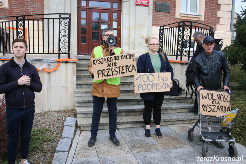 Protest pod sądem w Krośnie