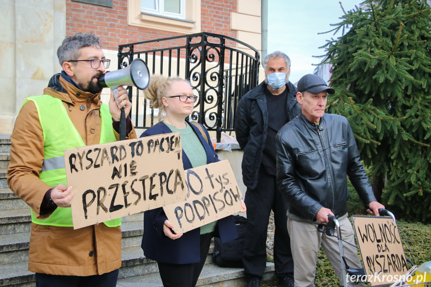 Protest pod sądem w Krośnie