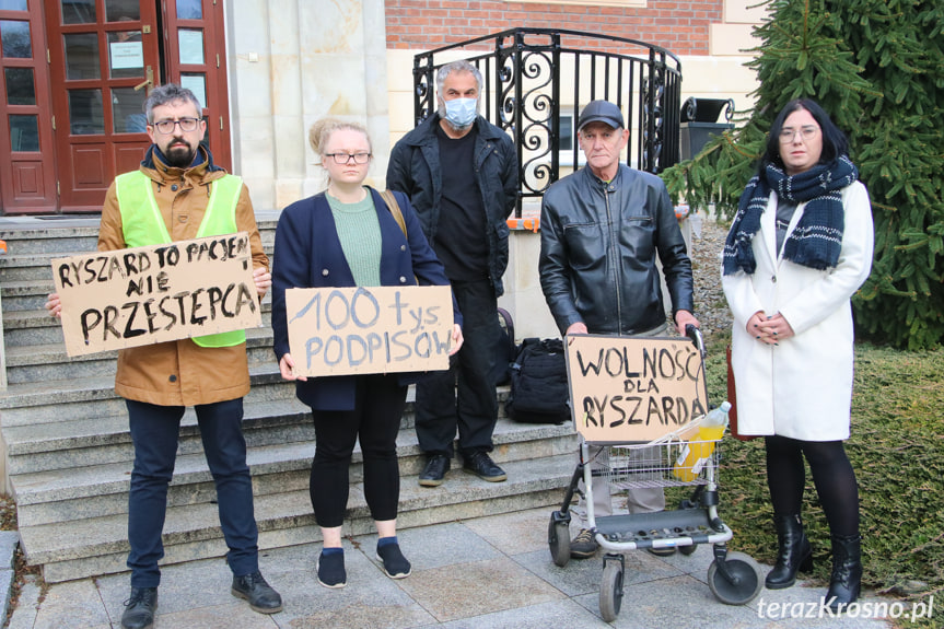 Protest pod sądem w Krośnie