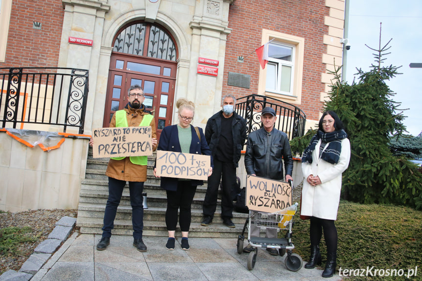 Protest pod sądem w Krośnie