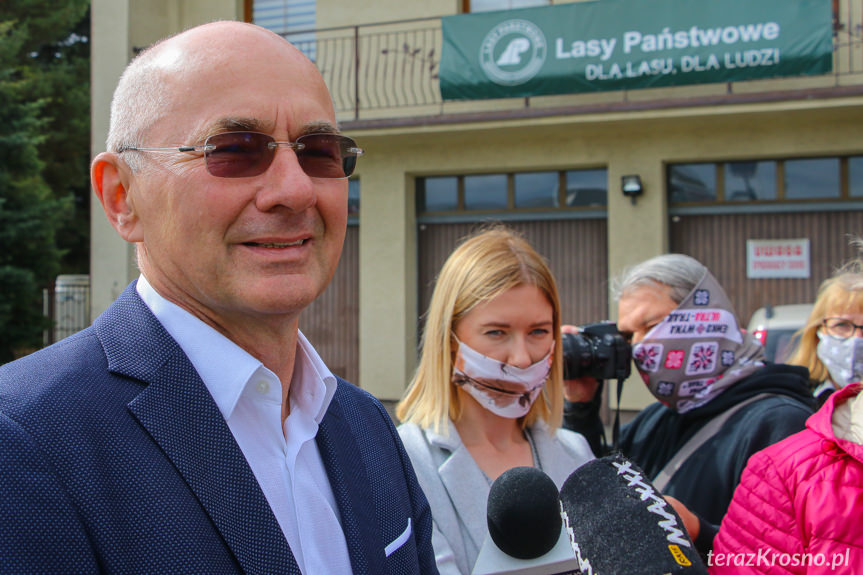 Protest pod siedzibą RDLP w Krośnie