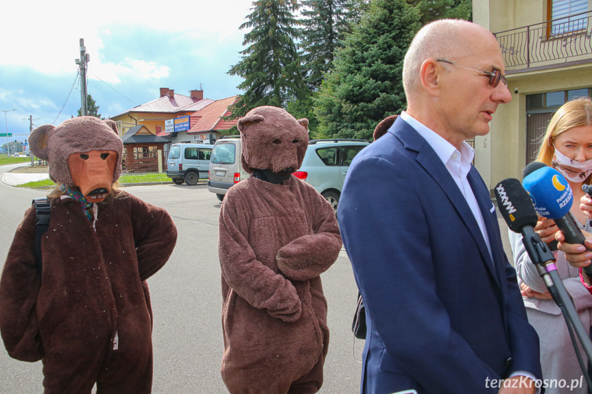 Protest pod siedzibą RDLP w Krośnie