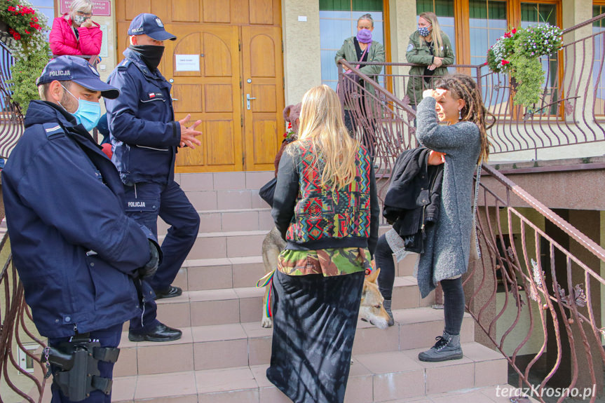 Protest pod siedzibą RDLP w Krośnie