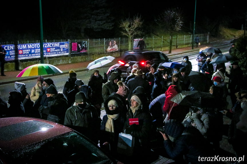 Protest przed biurem Piotra Babinetza w Krośnie