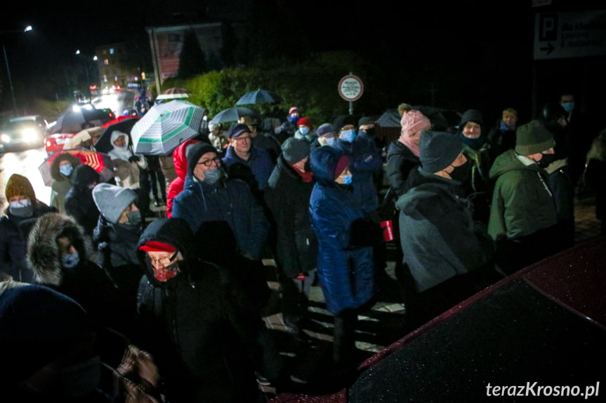 Protest przed biurem Piotra Babinetza w Krośnie