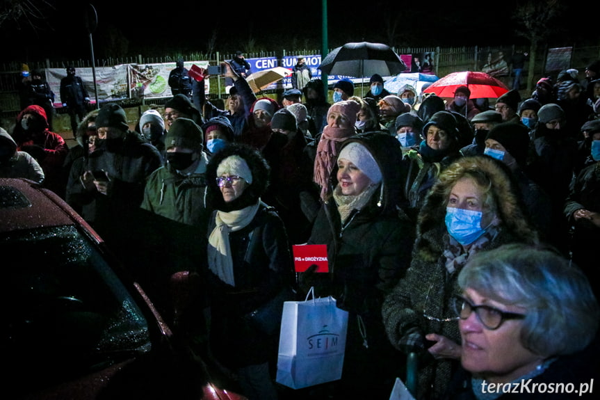 Protest przed biurem Piotra Babinetza w Krośnie