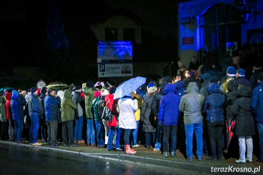 Protest przed biurem Piotra Babinetza w Krośnie