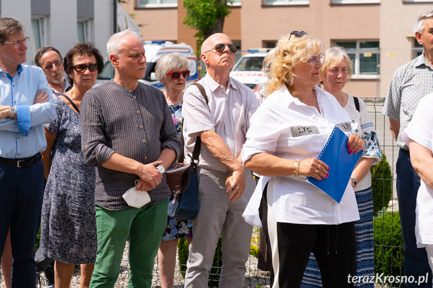 Protest przed pogotowiem w Krośnie