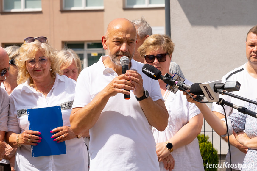 Protest przed pogotowiem w Krośnie