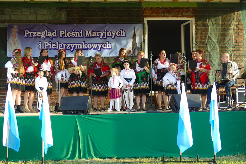 Przegląd Pieśni Maryjnych w Bóbrce