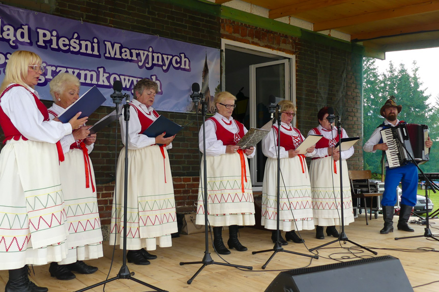 Przegląd Pieśni Maryjnych w Bóbrce