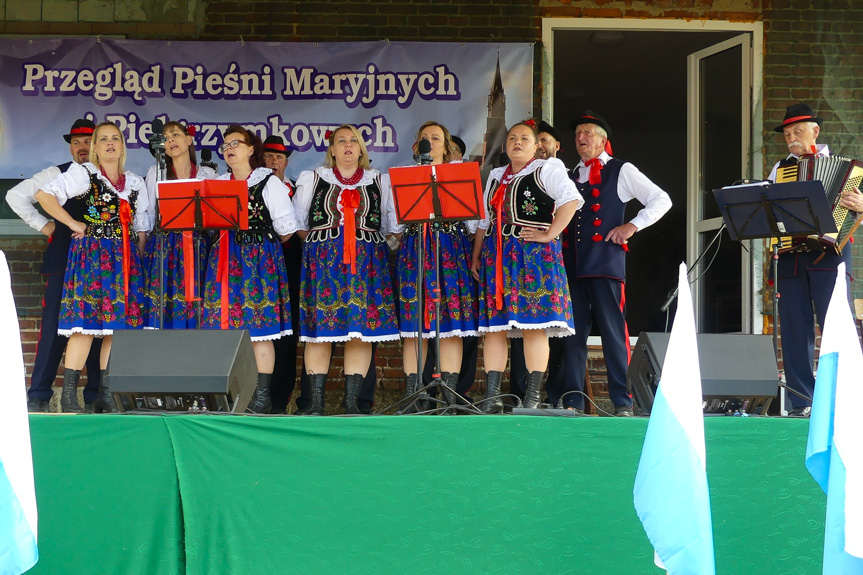 Przegląd Pieśni Maryjnych w Bóbrce