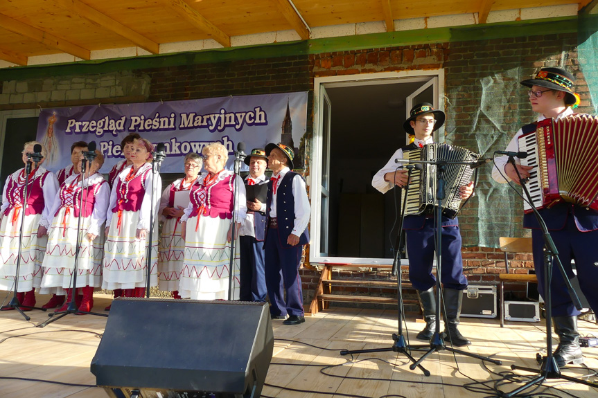 Przegląd Pieśni Maryjnych w Bóbrce