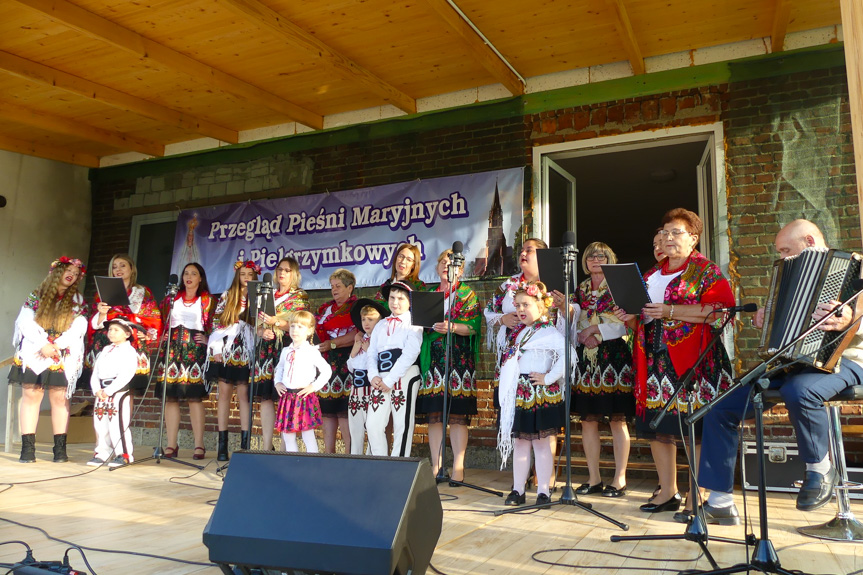 Przegląd Pieśni Maryjnych w Bóbrce