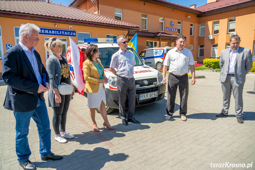 Przekazanie ambulansu z Jedlicza na Ukrainę