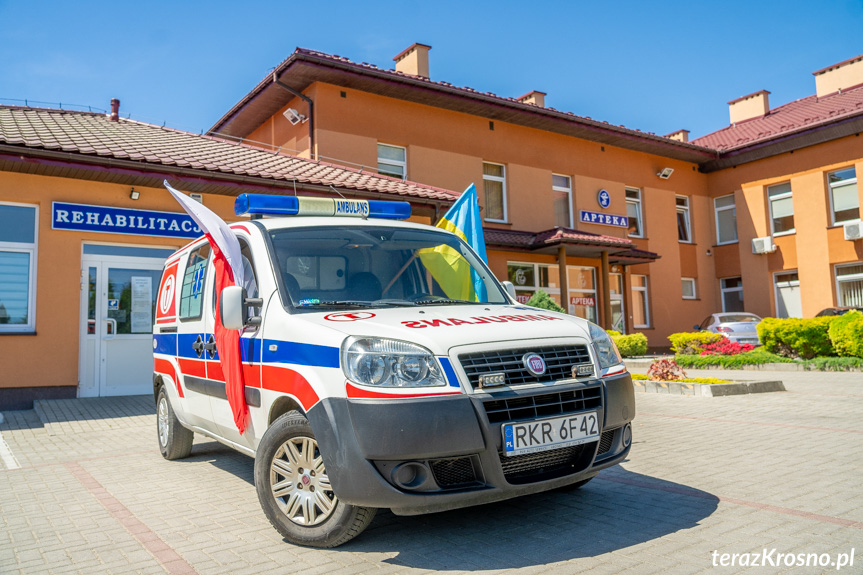 Przekazanie ambulansu z Jedlicza na Ukrainę