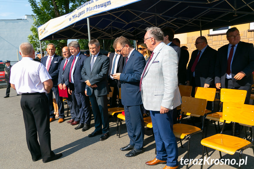 Przekazanie i poświęcenie samochodu dla OSP Miejsce Piastowe