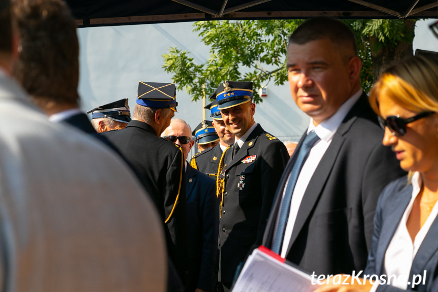 Przekazanie i poświęcenie samochodu dla OSP Miejsce Piastowe