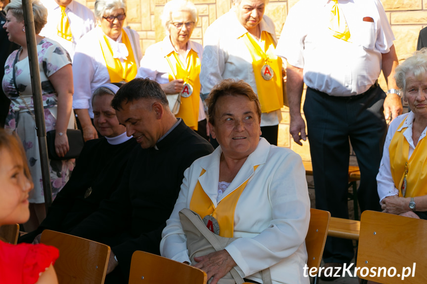 Przekazanie i poświęcenie samochodu dla OSP Miejsce Piastowe