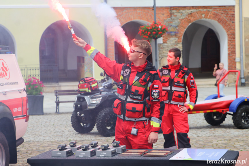 Przekazanie samochodu dla Legionu Gerarda