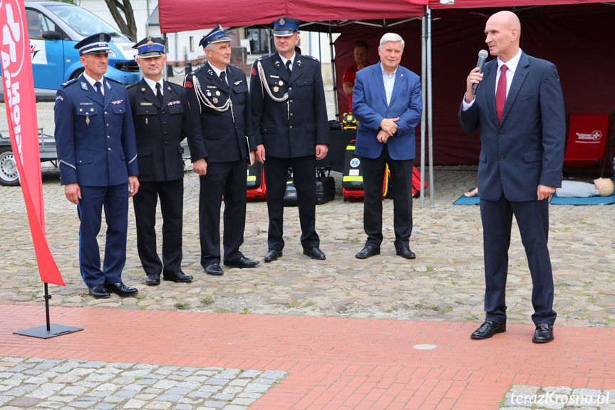 Przekazanie samochodu dla Legionu Gerarda