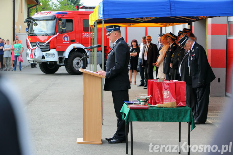 Przekazanie samochodu dla OSP Pustyny